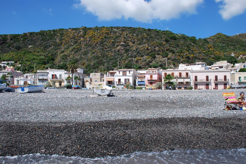 Vulcanoconsult Appartamenti Spiaggia ลีปารี ภายนอก รูปภาพ